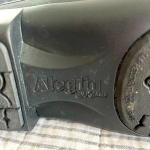 Gently worn size 37 fun Algeria leather boots